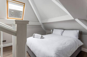 Room 7 at Jubilee House - Free Parking, Self Check-In, Fast WiFi and Smart TV by Yoko Property